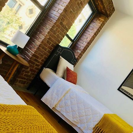 Two Bedroom Harlem Apartment New York Buitenkant foto