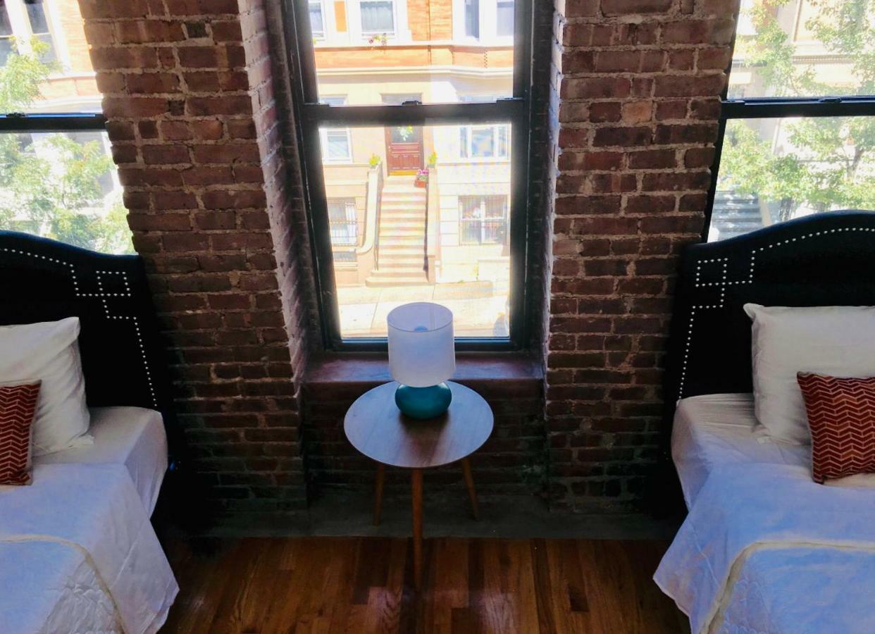 Two Bedroom Harlem Apartment New York Buitenkant foto