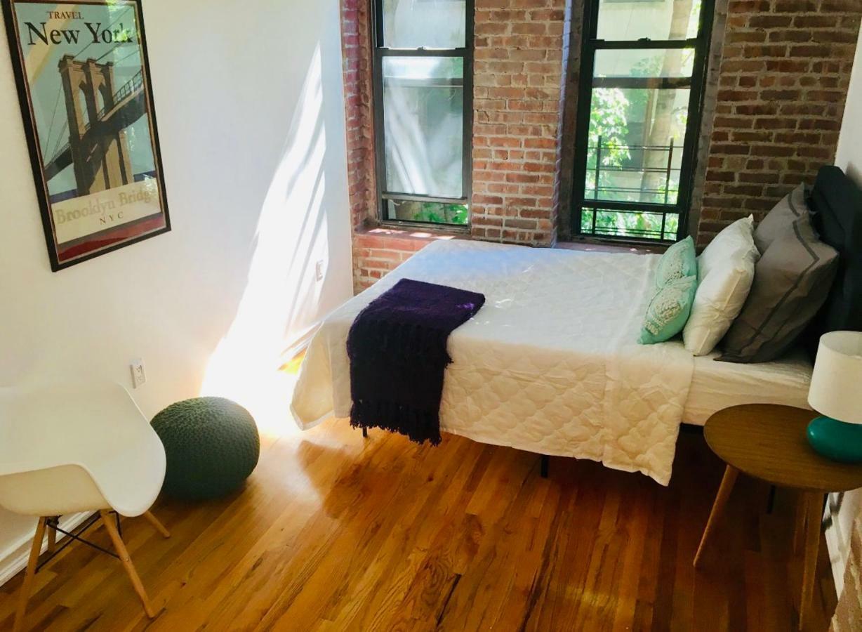 Two Bedroom Harlem Apartment New York Buitenkant foto