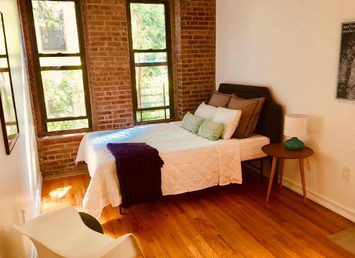 Two Bedroom Harlem Apartment New York Buitenkant foto
